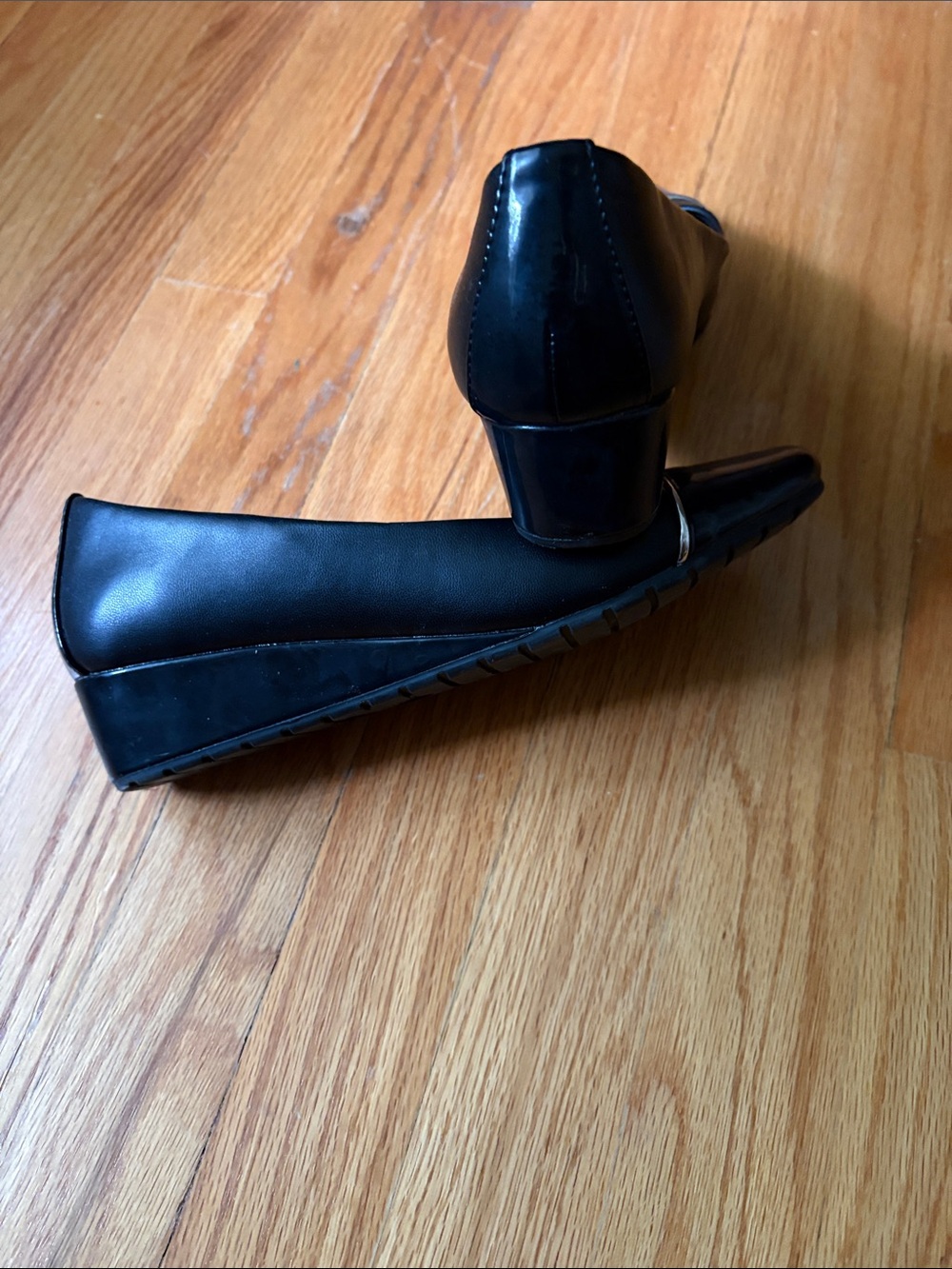 Anne Klein Black Leather Square-Toe Flats with Silver accents - Picture 4 of 8